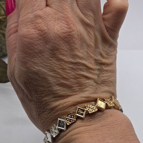 "5/$25" Eremish Geometric Gold & Silvertone Stretch Bracelet Sz Small - Picture 4 of 7